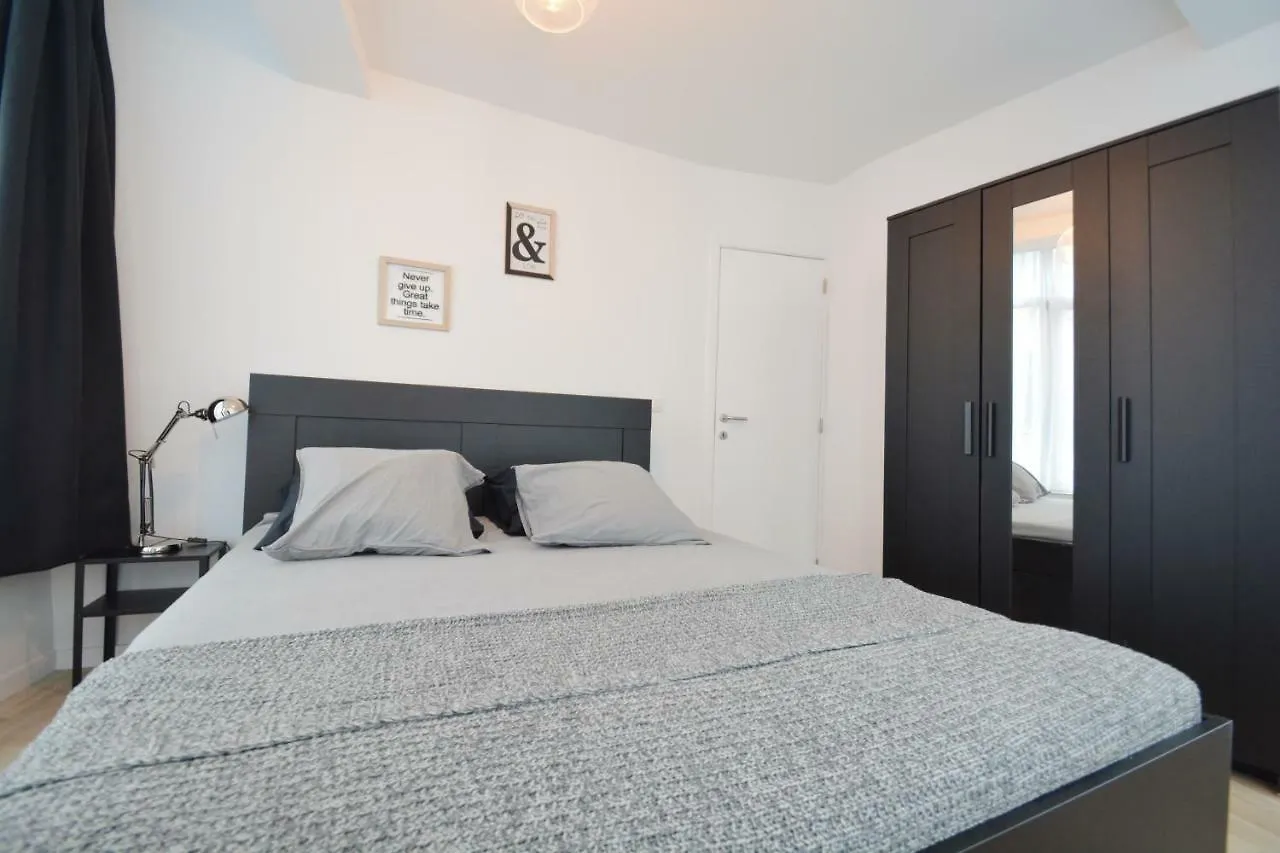 Apartment 2 Eglises 92 Hotel Brussels Belgium